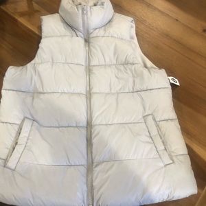 NWT Old Navy Gray Quilted Puffer Vest size Large